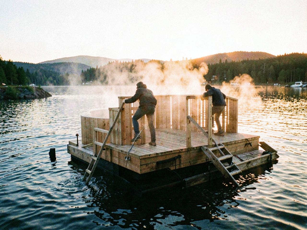 Bastuflotte i skärgården – Ved, vatten och ingen mottagning. Det närmaste en reset-knapp vi hittat.